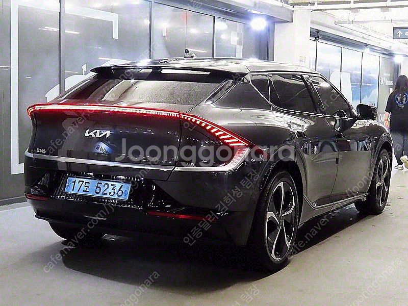 EV6 중고 EV6 중고차 회색 2023년식 11,742km 롱레인지 AWD 어스 자동차 살 때 궁금한~--5